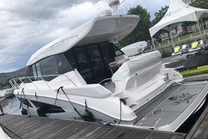 2019 Regal 42 Grande Coupe