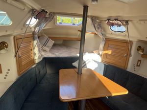 2005 Catalina 270
