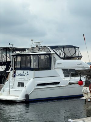 1998 Carver 405 Motor Yacht