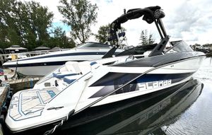 2020 Scarab 255 ID Wake