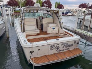 1997 Sea Ray 330 Express Cruiser