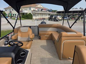 2026 Crest Conquest SE 220