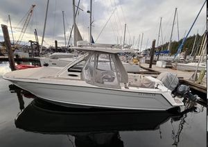 2022 Cutwater C-24 Center Walkaround