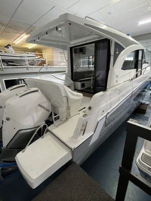 2027 Beneteau Antares 11