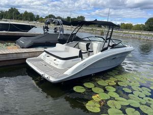 2027 Sea Ray SPX 210