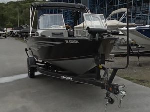 2018 Tracker TARGA V-19 WT