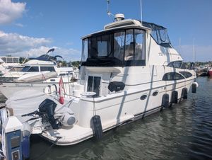 2005 Carver 44 Cockpit Motor Yacht