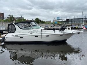 1997 Cruisers Yachts 3375