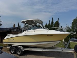 2006 Wellcraft Coastal 232 Walkaround Cuddy