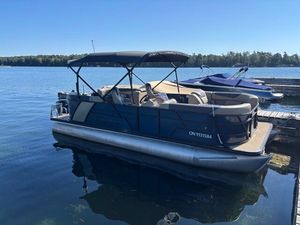 2022 Legend E-Series 23 Lounge