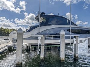 2022 Sea Ray Sundancer 370 Outboards