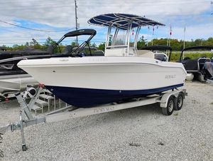2017 Robalo R200