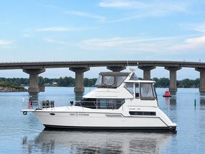 1995 Carver 355 Aft Cabin