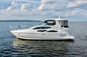 2007 Cruisers Yachts 455 Express Motor Yacht