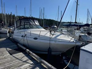 2000 Cruisers Yachts 2870 Express
