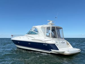 2005 Cruisers Yachts 455 Express MotorYacht