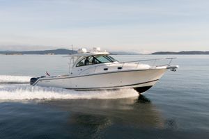 2017 Pursuit OS 385 Offshore