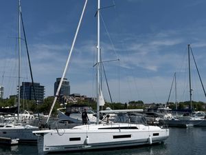 2027 Beneteau 40.1