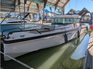 2022 Axopar 37 Cross Cabin