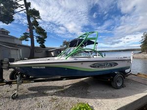 2004 Nautique 210 Team