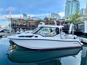 2020 Boston Whaler 325 Conquest