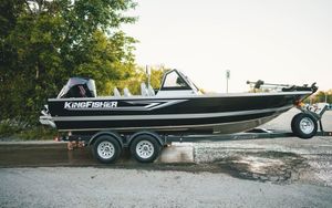 2027 KingFisher 2125 Arrow Sport