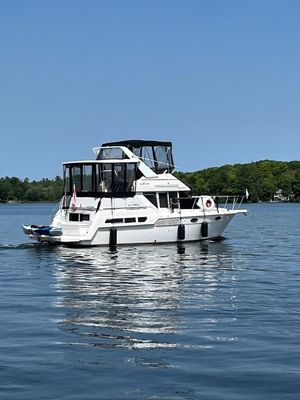 1998 Carver 325 aft cabin