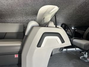 2026 Princecraft Vectra® 21L Pontoon Boat Black Mercury 60 ELPT CT