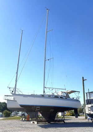 1983 Hunter 34