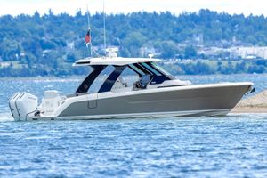 2027 Tiara 35 LS