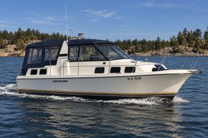 1986 Carver 2807 Riviera