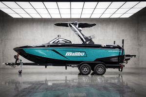 2022 Malibu WAKESETTER 22 LSV