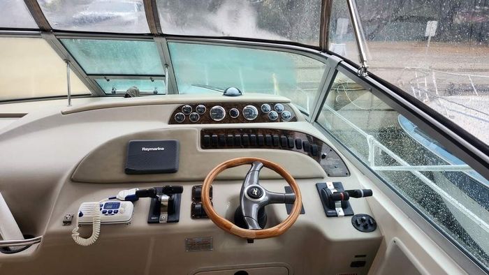 1998 Sea Ray 310 Sundancer M/C V/D Photo 8 of 37