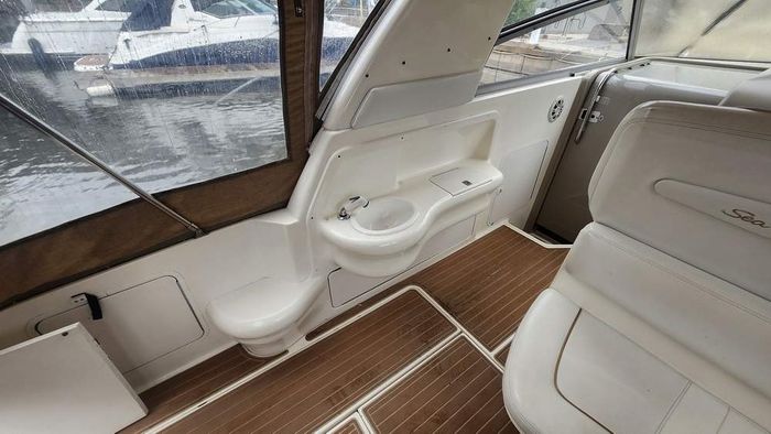 1998 Sea Ray 310 Sundancer M/C V/D Photo 12 of 37