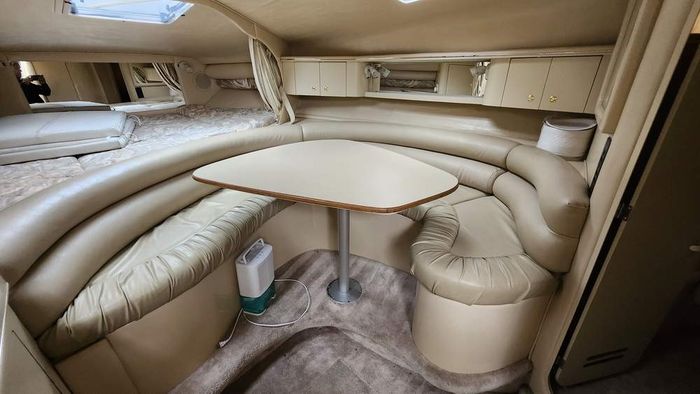 1998 Sea Ray 310 Sundancer M/C V/D Photo 22 of 37