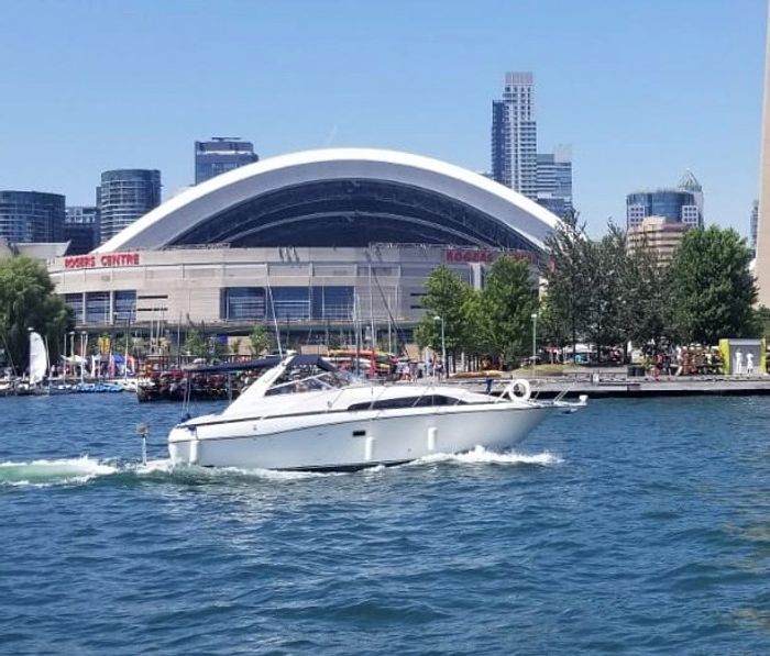 1998 Bayliner 3255 Avanti Photo 2 of 29