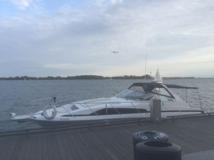 1998 Bayliner 3255 Avanti Photo 7 of 29