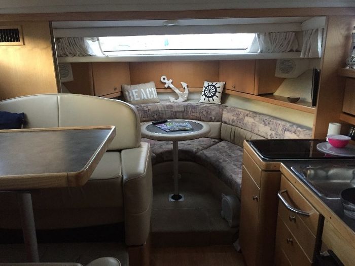 1998 Bayliner 3255 Avanti Photo 16 of 29