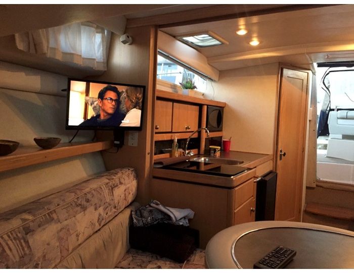 1998 Bayliner 3255 Avanti Photo 19 of 29