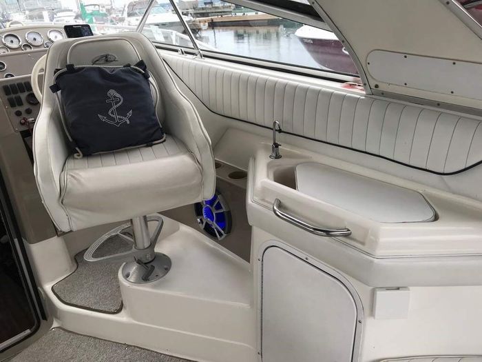 1998 Bayliner 3255 Avanti Photo 12 of 29