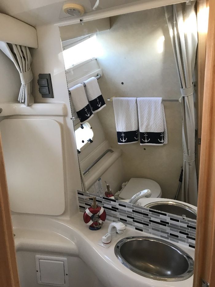 1998 Bayliner 3255 Avanti Photo 21 of 29