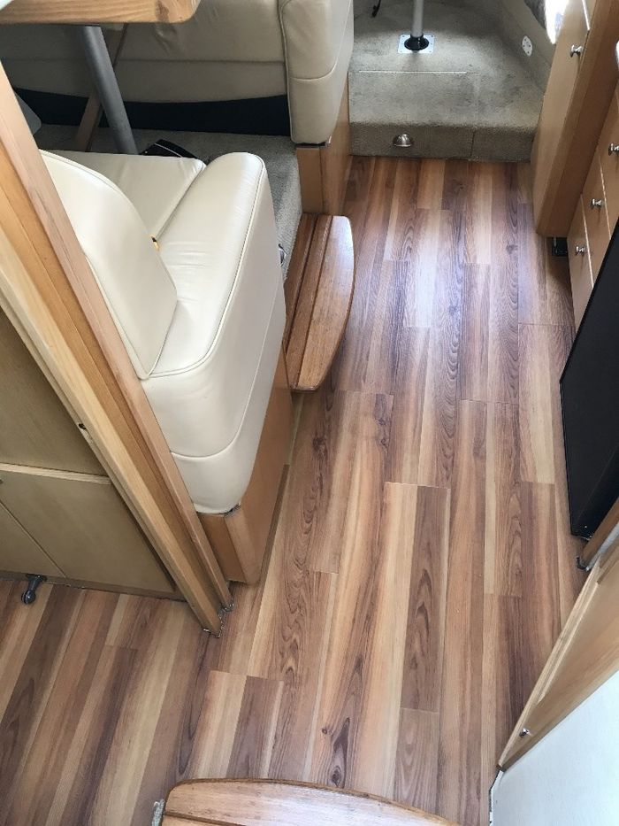 1998 Bayliner 3255 Avanti Photo 15 of 29