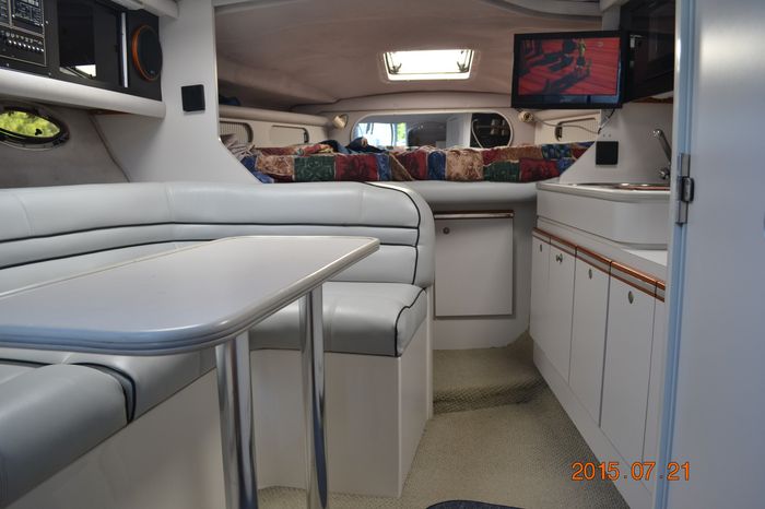 1994 Cruisers Yachts 3070 Rogue Photo 27 of 35