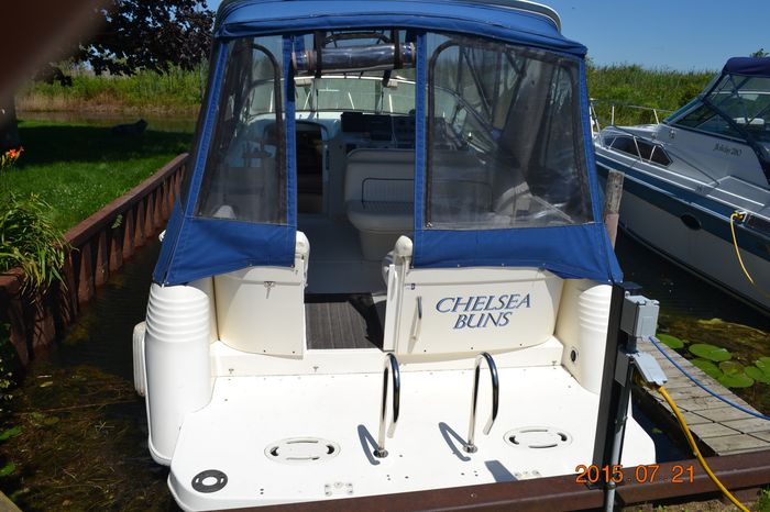1994 Cruisers Yachts 3070 Rogue Photo 11 of 35