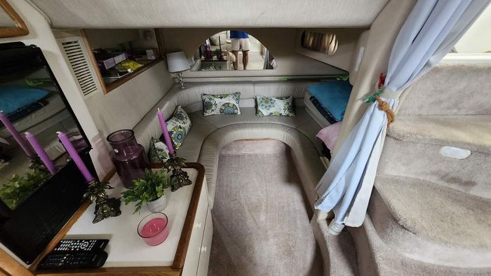 1995 Sea Ray 370 Sundancer Photo 26 of 33