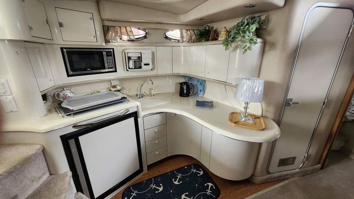 1995 Sea Ray 370 Sundancer Photo 22 of 33