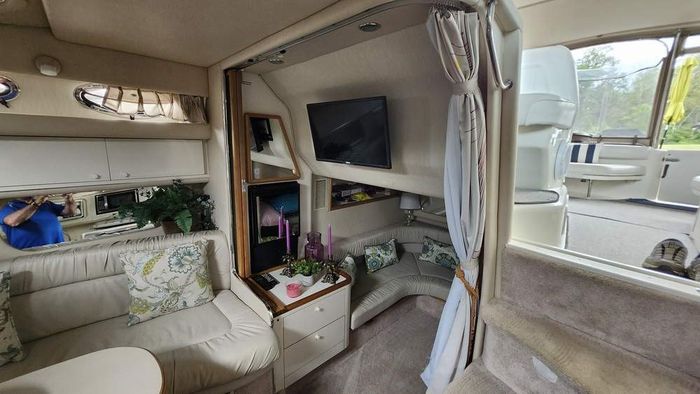 1995 Sea Ray 370 Sundancer Photo 23 of 33
