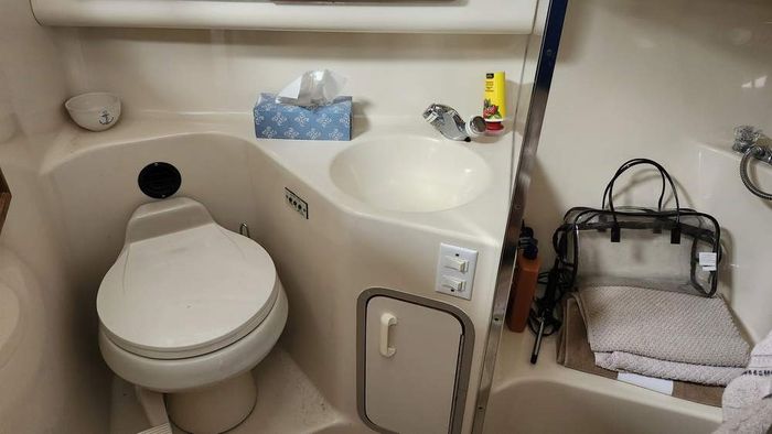 1995 Sea Ray 370 Sundancer Photo 33 of 33