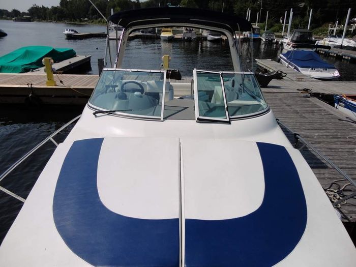 2005 Cruisers Yachts 280 CXI Express Photo 5 of 12