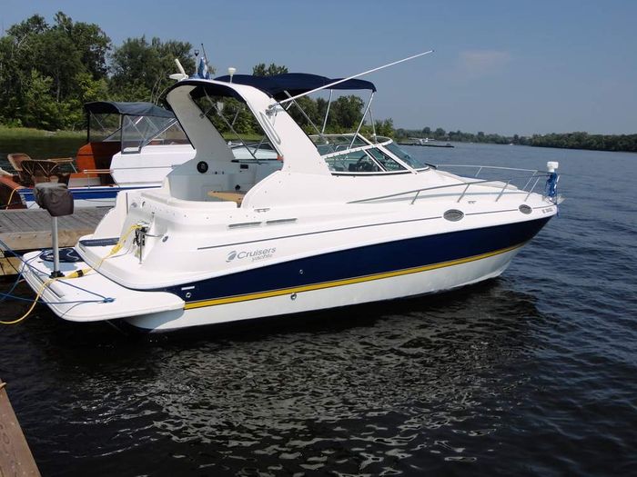 2005 Cruisers Yachts 280 CXI Express Photo 1 of 12
